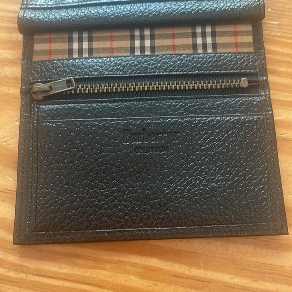 Burberrys Black Pebbled Leather Plaid Interior Zip Tri-Fold Snap Compact Wallet - Picture 5 of 12